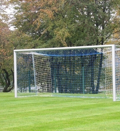 Futbalové bránky 5x2 m, montované do montážnych puzdier s oválnym hliníkovým profilom
