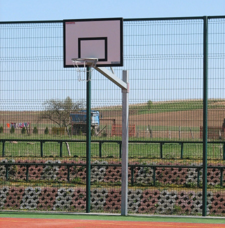 Basketbalová konštrukcia jednostĺpová s ramenom 1,2 m, pre veľkosť tabule 105x180cm