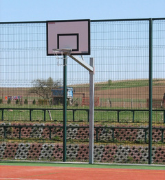 Basketbalová konštrukcia jednostĺpová s ramenom 1,2 m, pre veľkosť tabule 105x180cm
