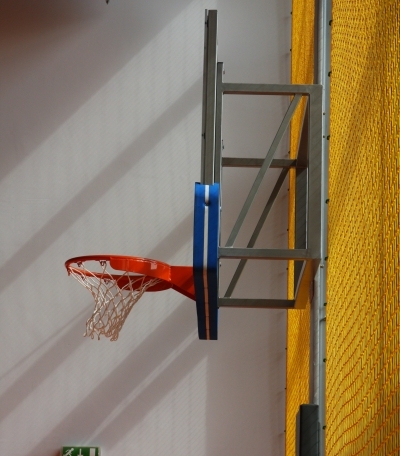 Basketbalová konštrukcia na stenu