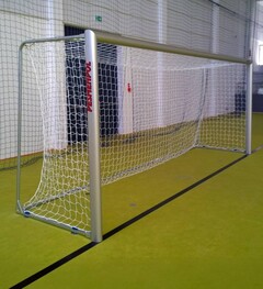 Futbalové bránky 5x2 m, montované na tanieriky do haly, oválny hliníkový profil 120 x 100 mm