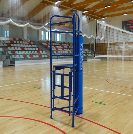 Skladacie rozhodcovské stanovište na volejbal.