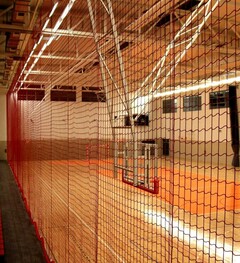 Ochranné siete (lapače lôpt) vyrobené z mäkkého polypropylénu bez uzlov, s hrúbkou väzby 3 až 5 mm a rôznymi veľkosťami ôk